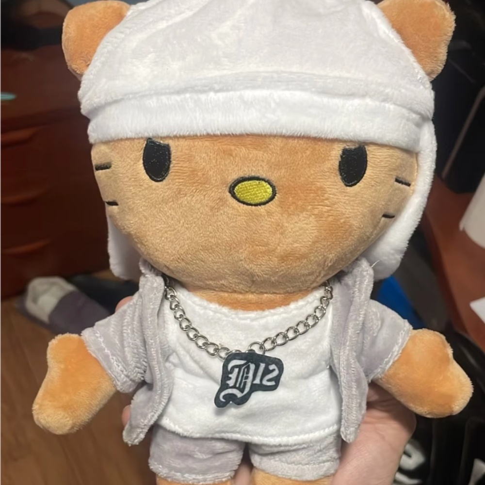 emin3m x hell0 kitty plushie